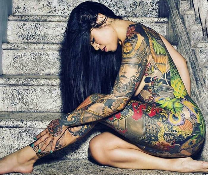 Sexy tattooed ebony