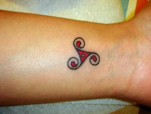 wrist tattoos tiny small wrist tattoos