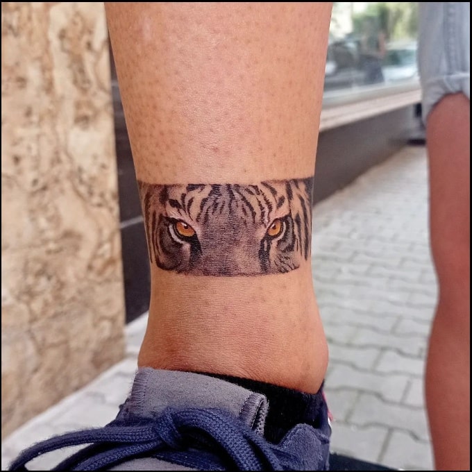 20 amazing ankle tattoos for men and women that will flaunt your walk   YENCOMGH