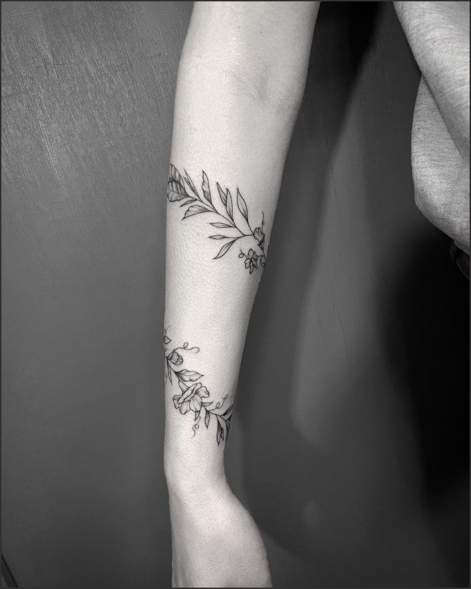 flower bracelet tattoos