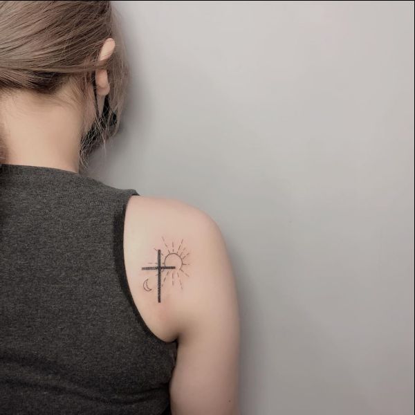 cross tattoo for shoulder