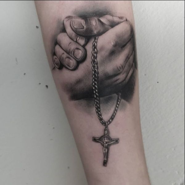 Share more than 62 crucifix necklace tattoo latest - thtantai2