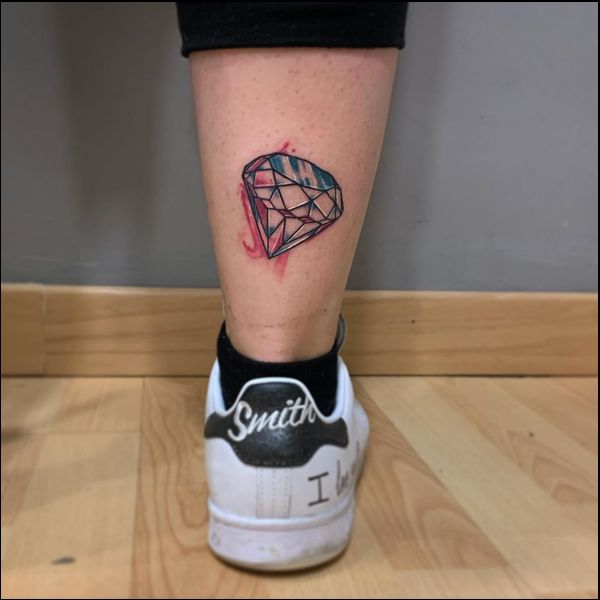 diamond tattoo on leg