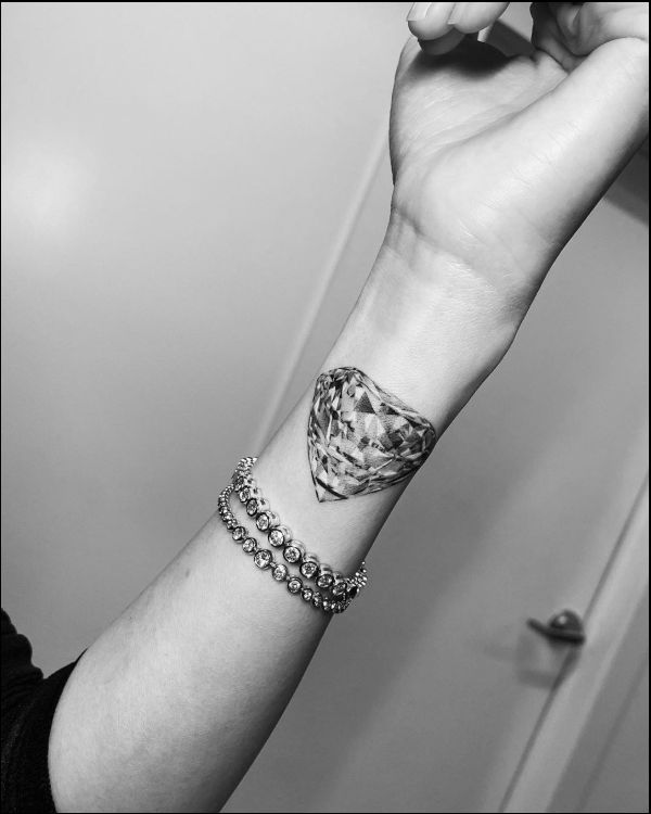 best diamond tattoo on wrist