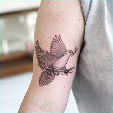 45+ Mind-Blowing Cute & Lovely DOVE TATTOOS With Meanings