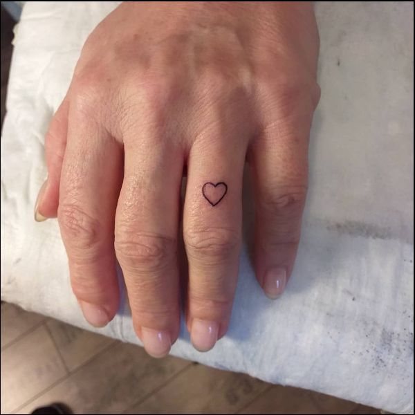 small heart tattoos for finger