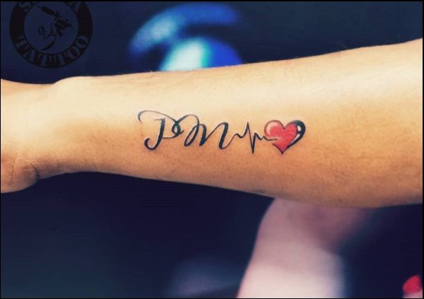 22 Heart Finger Tattoos