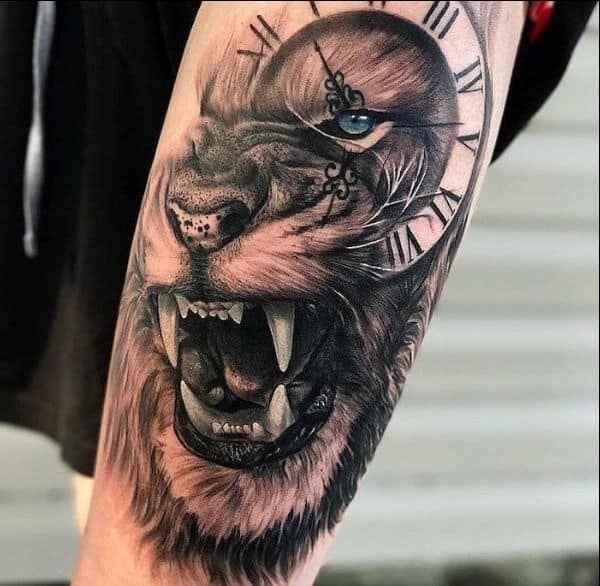 Lion face tattoo by Pablo Ortiz Tattoo  Photo 29213