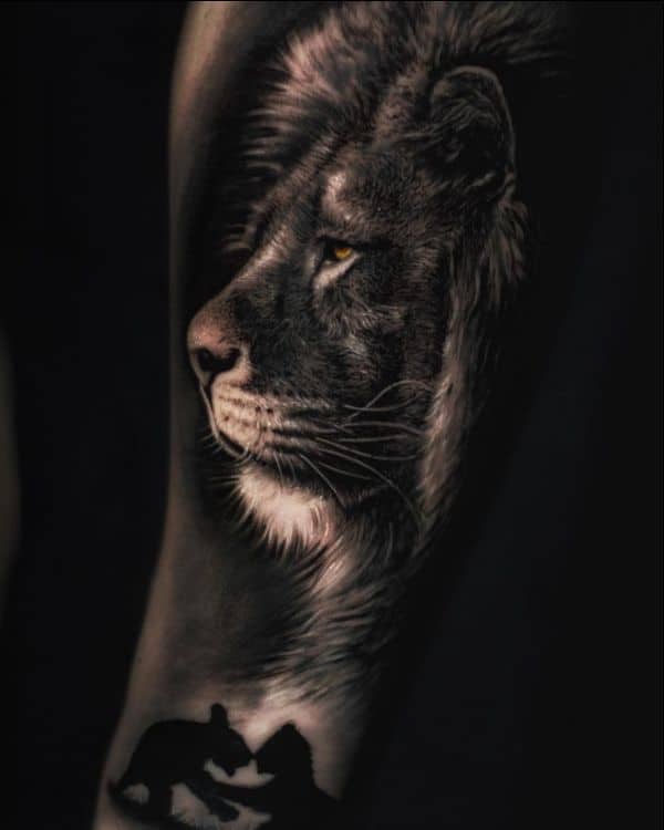 lion tattoos with crowns