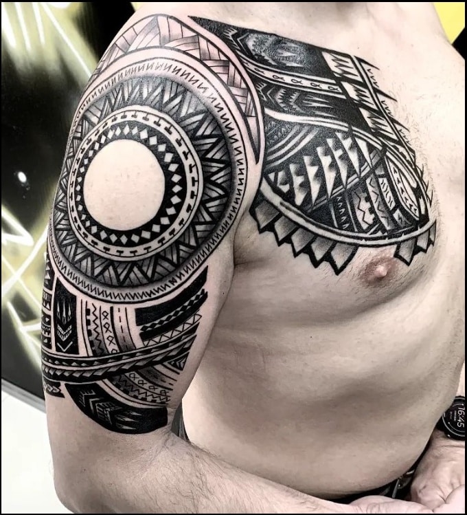 maori tattoo on shoulder