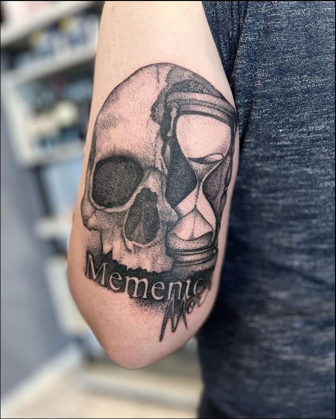 memento mori tattoo unus annus