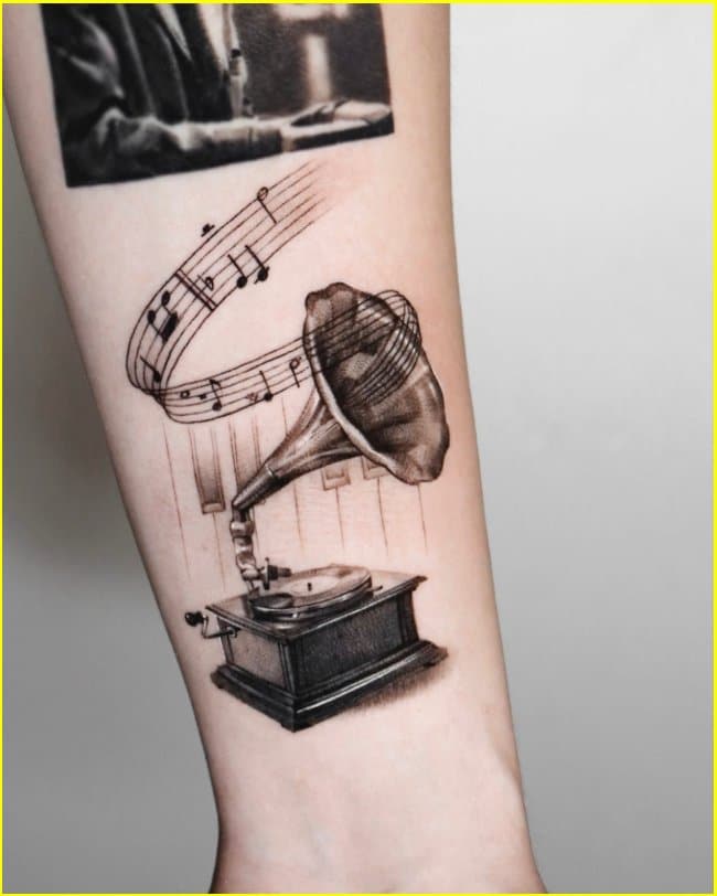 note music mic and rose by Junior Gonzalez TattooNOW