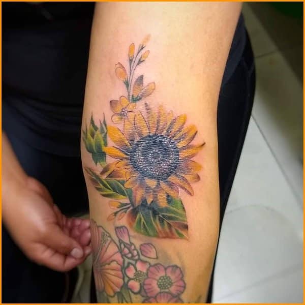 Sunflower tattoo sketches in different styles from realism to minimalism    Онлайн блог о тату IdeasTattoo