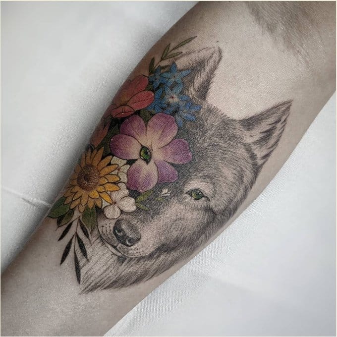 Wolf y Flowers  tatuaje Imágenes  bevan37  Imágenes españoles imágenes