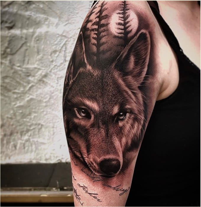 Realisitc Wolf Done on Guys Arm