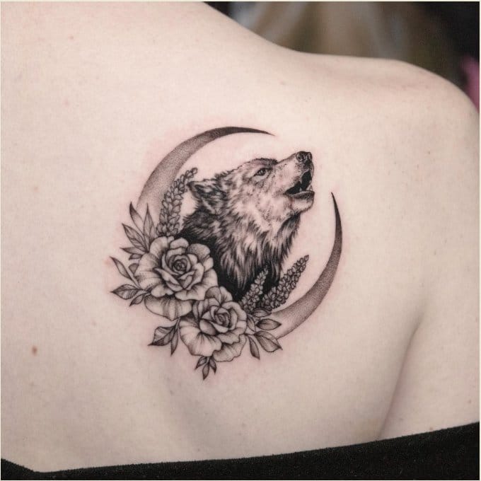 wolf with flowers Wolf head Wolf Flower Tattoo 22666560 Vector Art at  Vecteezy