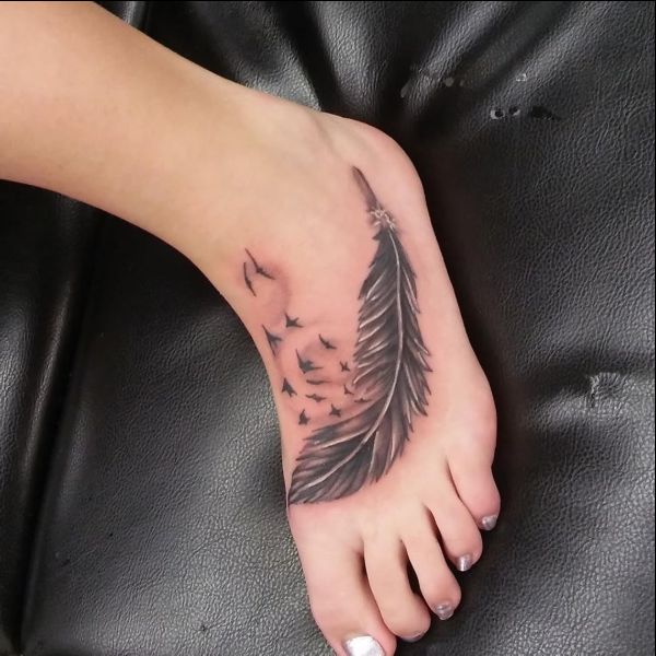 60 Beautiful Female Feather Tattoo Design Ideas 2023 Updated  Saved  Tattoo