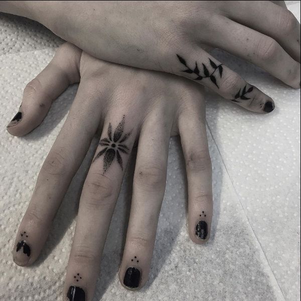 hand tattoos for girls