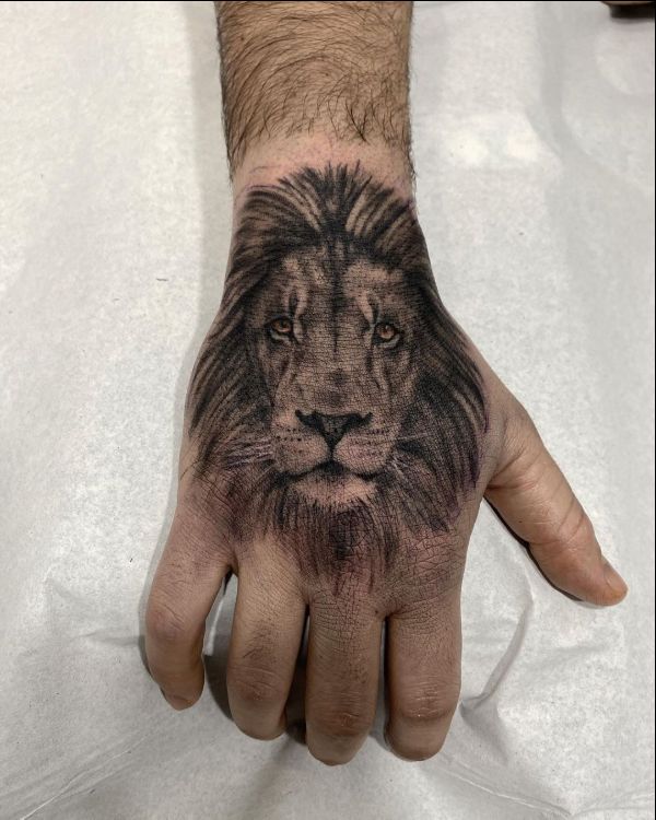 lion tattoos for hands