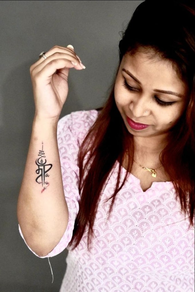The Art Ink Tattoo Studio  Maa Paa tattoo design done by Artist  Ketan  Patel ketantattooist At theartinktattoostudio For appointment call   91 9429302040 maapaatattoo maapaa momdad family familyvector 